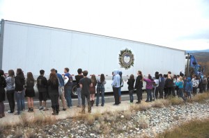 Students wave as the treed heads off to D.C. via Tonasket and Wenatchee.