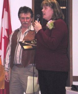 Kari Alexander, the 2009 Tonasket Chamber of Commerce President, presented David Kester, outgoing Chamber President, with the 2008 Chamber President’s Award. Kester was also awarded Citizen of the Year by the organization at the chamber banquet held Thu