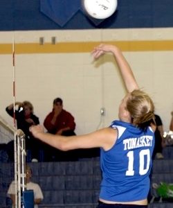 Freshman Devan Utt sends the ball back over the net during Tonasket’s game against Brewster on Tuesday, Sept. 15. The Varsity squad lost to Brewster in three matches of 25-13, 25-9 and 25-21. Photo by Terry Mills