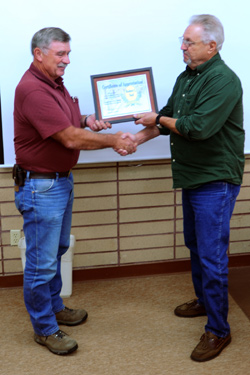 1486a Rod Noel, Oroville’s Superintendent of Public Works, was awarded a plaque for his 25 years of service to the City of Oroville by Mayor Chuck Spieth. “We appreciate everything you do, your service is invaluable,” said Mayor Spieth in making the prese