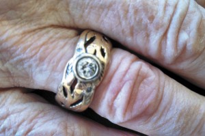 Jeffko now wears the diamond in Ed's old ring on her right hand.