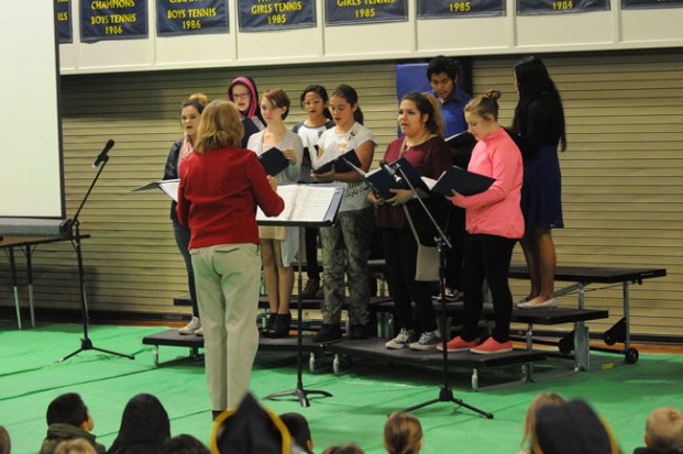 The Oroville High School Choir sings "Let Freedom Ring."