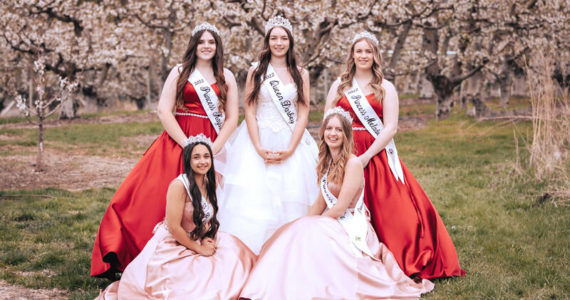 Double S Images/submitted photo
Queen Darbey Carlton and her royal court, Princesses Addison Calico, Kylee Accord, Kaylee Clough and Maddie Acord welcome everyone to come to Oroville’s 88th Annual May Festival this Saturday, May 14.