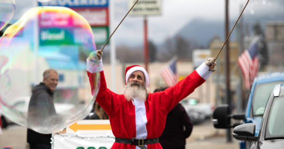 Laura Knowlton/file photo
Santa creating giant soap bubbles at the 2021 Winterfest in Tonasket.