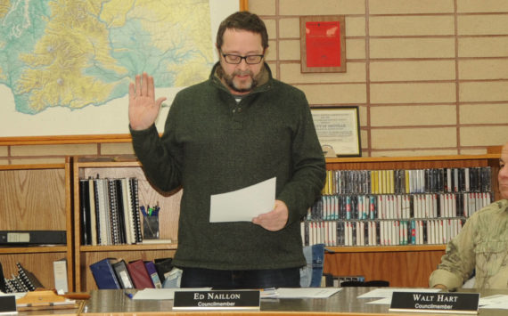 Councilman Ed Naillon takes the oath of office in 2016 when he was appointed to fill then Councilman Jon Neals seat when he was appointed mayor. Now Naillon will be assuming the mayors position as Neal begins his term on the Okanogan County Board of Commissioners.
Gary DeVon/GT File Photo