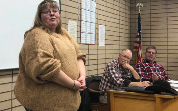 Alyce Brown, Executive Director of the NCW Economic Development District (NCWEDD) speaks with the Oroville City Council and Mayor Ed Naillon at Tuesday’s City Council meeting. Also pictured are Councilmen Mike Marthaler and Richard Warner.
Gary DeVon/staff photo
