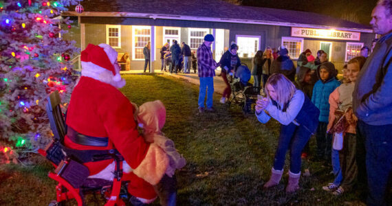 Christmas Tree Lighting 2021 Gary De Von/GT File Photo