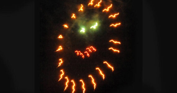 A smiley face was just one of the many firewoks that drew oohs and awes at last year’s Oroville Community Fireworks Display at Oroville’s Deep Bay Park. Gary DeVon/GT file photo