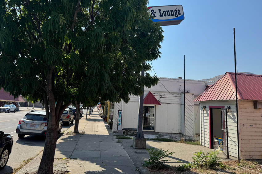 The trees the council is being asked to remove are at 1422 Main, which last housed the 49° North Art Gallery. The building has a long history as a restaurant and lounge under several names. The word “lounge” is about all that can be seen of the old business sign, which the new owners want to change to advertise their businesses. Gary De Von/staff photo