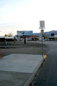 Photo by Gary DeVon            Thepedestrian sidewalk on the
