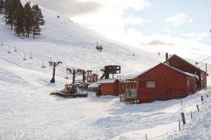 Laura Knowlton/staff photo
Fresh powder and blue skies made perfect skiing conditions for the eager skiers who spent last weekend at Sitzmark Ski Area.