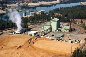 Spokane-based Avista Utilities Kettle Falls Generating Station is the first wood waste–fired power plant in the U.S. built solely to generate electricity. The facility annually burns about 500,000 tons of wood waste from Pacific Northwest and Canadian lumber mills. The DNR signed a letter of intent this month with Myno Carbon Corp. to create boichar in partnership with Avista. Biochar is a carbon-rich product created from slash and other byproducts of forest restoration treatments and timber harvests – to sequester carbon and reduce the risk of catastrophic wildfires in Eastern Washington. Avista Utilities photo