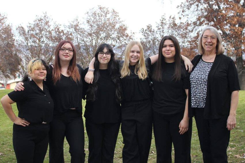 The Oroville Choir team, from left: Amara Hayworth, Anna Quezada, Gracy McNeil, Deana Lohnes, Lydia Thompson, and Choir Director Valerie Coolidge. Bryan Zeski photos